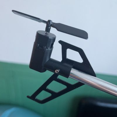 Educación para principiantes Formación STEAM HUGTEC F880 3.5 Canal Helicóptero de juguete 2.4G Helicóptero de control remoto Mini Rc Helicóptero