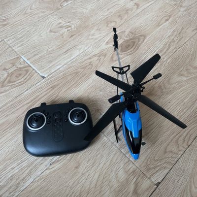Helicóptero de retención de altura distancia remota 15M HUGTEC 402-C Girar izquierda-derecha Helicóptero juguete de vuelo hacia adelante-atrás